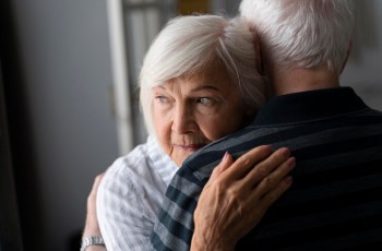 Alzheimer Hastalığı Başlangıç Evresi Belirtileri Nelerdir?